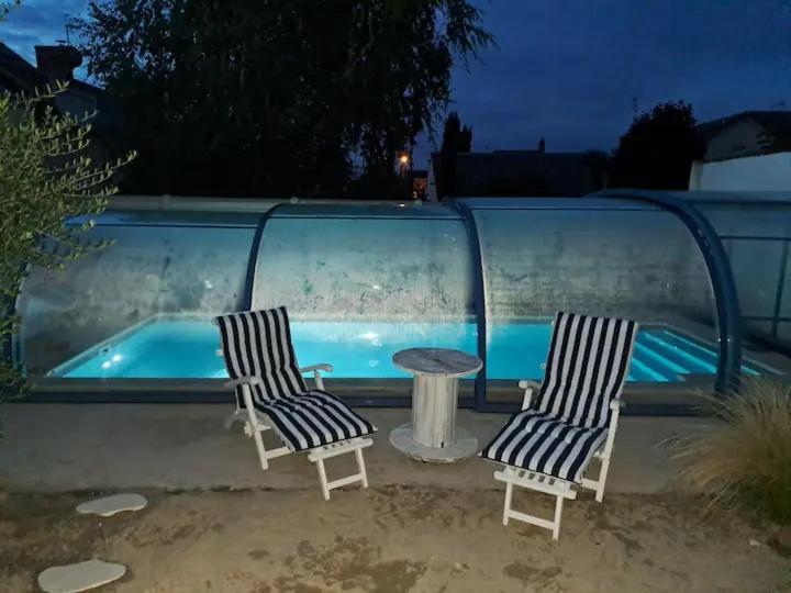 Chambre Bleue Avec Acces Plage ブールジュ エクステリア 写真